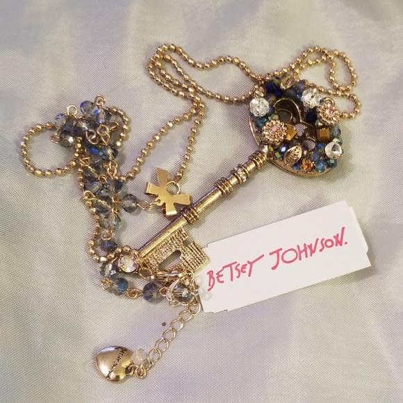 Betsey Johnson Jewelry - Betsey Johnson key statement necklace